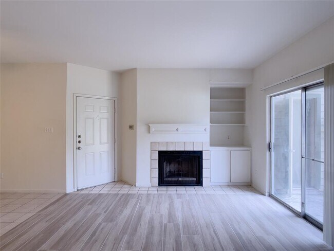 Building Photo - 6500 Harbor Town Dr