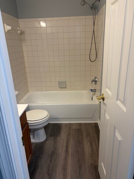 Building Photo - 2010 Starlight Ln