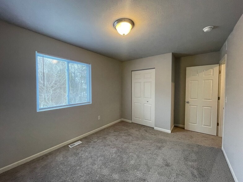 Building Photo - 10355 Craven Wy