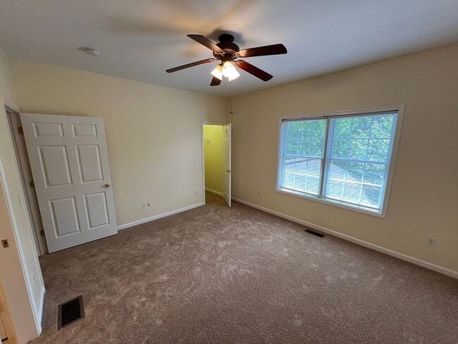 Building Photo - Arden 2 Bedroom Townhome:  Quiet and Spacious