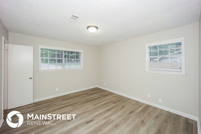 Building Photo - 3007 Carriage Ln