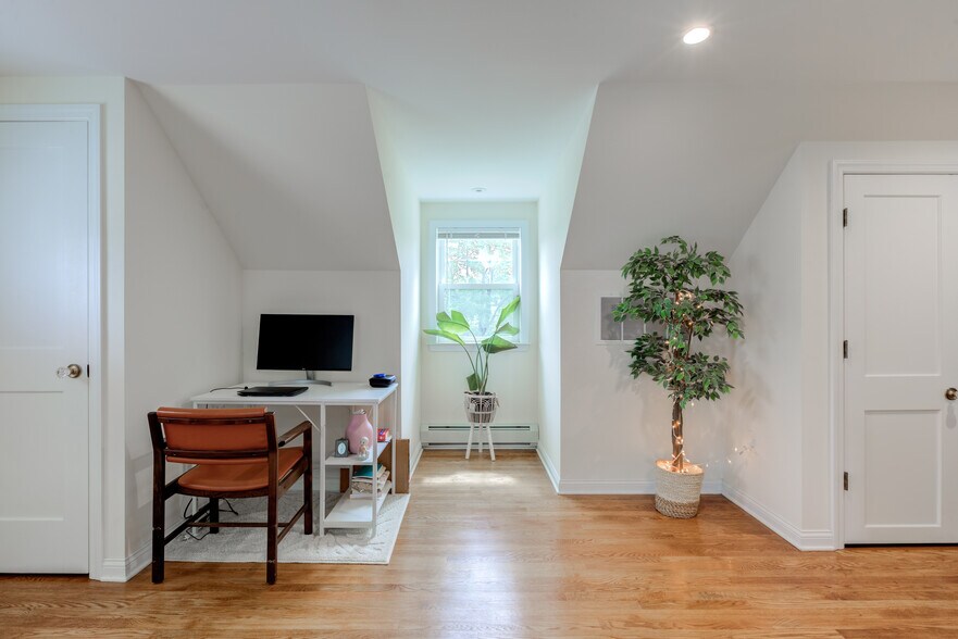 Building Photo - 437 3rd Ave