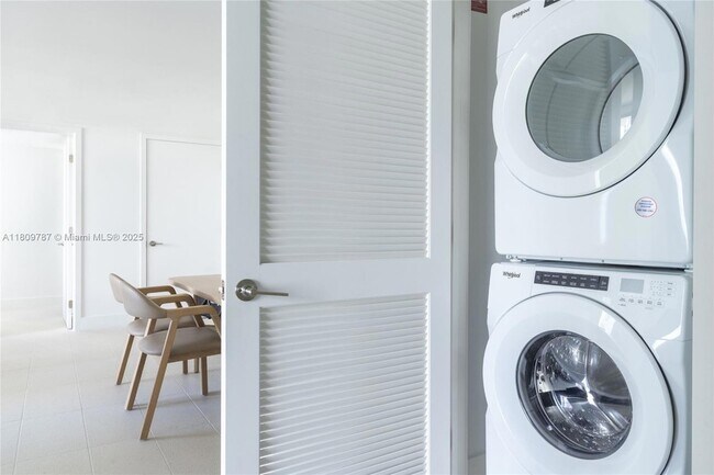 Building Photo - 159 NE 6th St