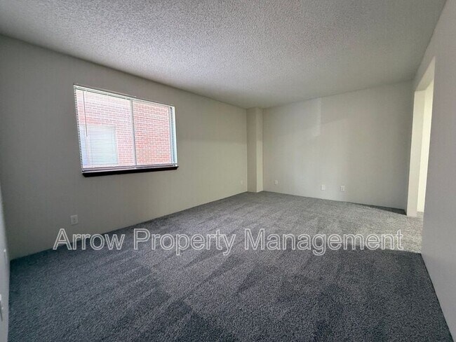 Building Photo - 1421 D St