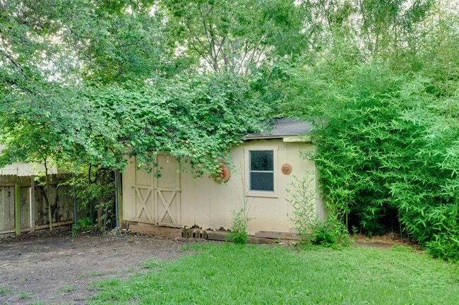 Building Photo - 1112 Sundrop Pl