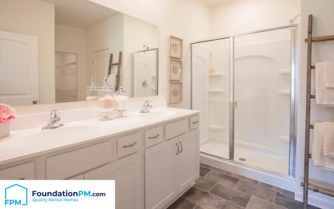 Building Photo - 7911 Hickory Meadow Rd