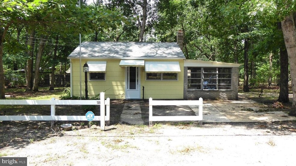Building Photo - 135 Daffodil Rd