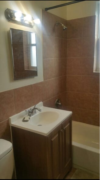 Building Photo - 168 S Clinton St