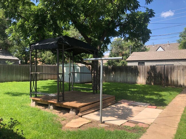 Building Photo - Super Cute Bivins Home For Rent! 2 Bedroom, 1 Bathroom, 1 Car Garage, Great Yard!