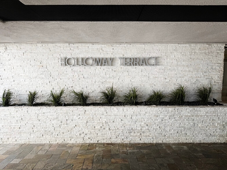 Front of Building - 8530 Holloway Dr