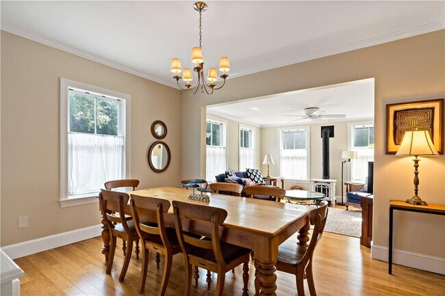 Building Photo - 6 Gladding Ct