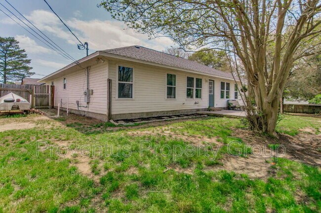 Building Photo - 3661 London Rd