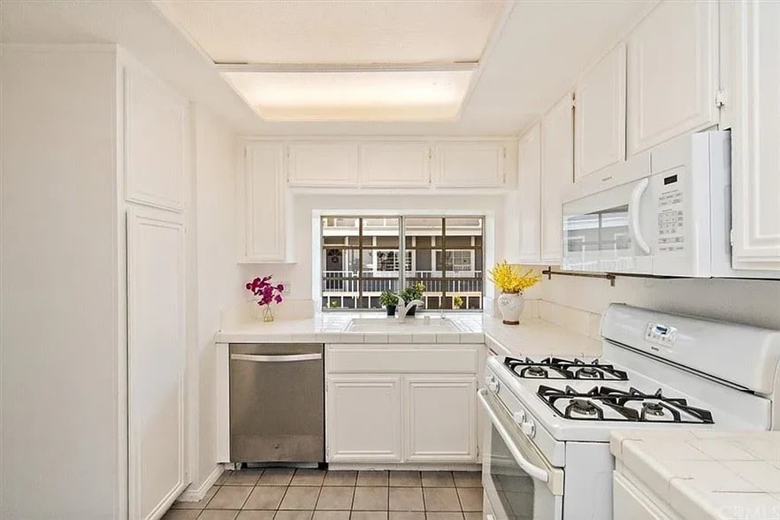 Building Photo - 1414 Brett Pl