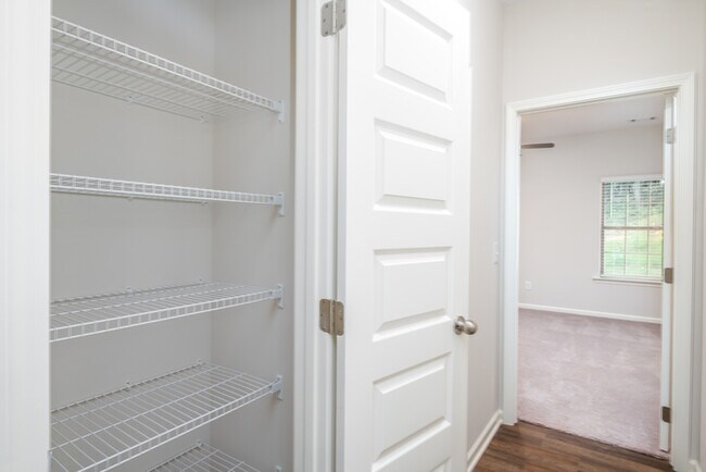Building Photo - 246 Brownstone Loop