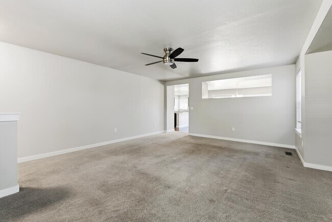 Building Photo - 2662 W Jayton Dr