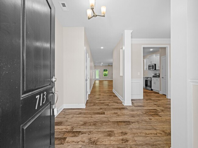 Building Photo - Waverly Place