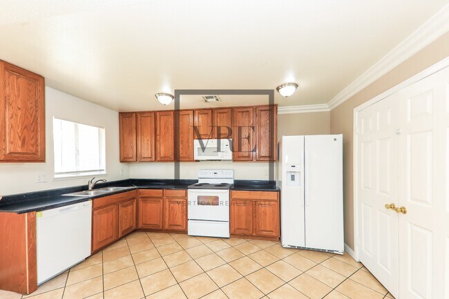 Building Photo - 52305 Avenida Carranza
