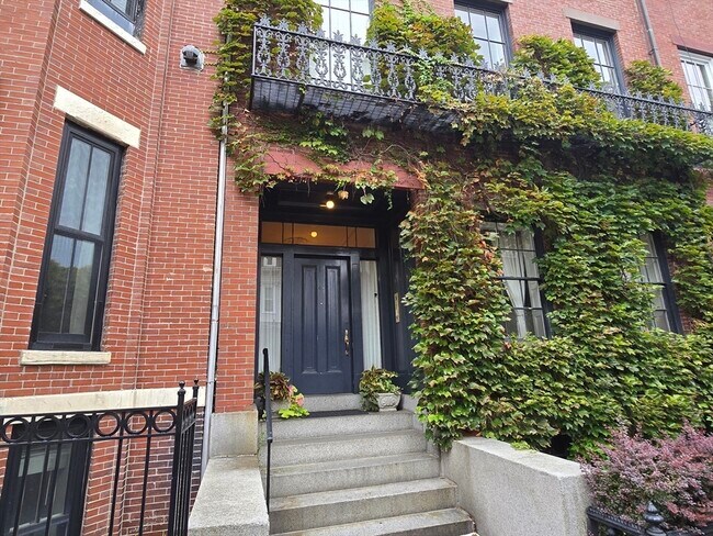Building Photo - 61 Otis St