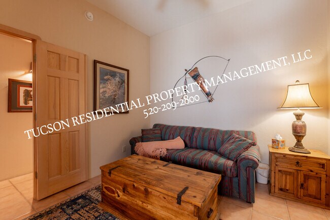 Building Photo - 9876 N Ridge Shadow Pl