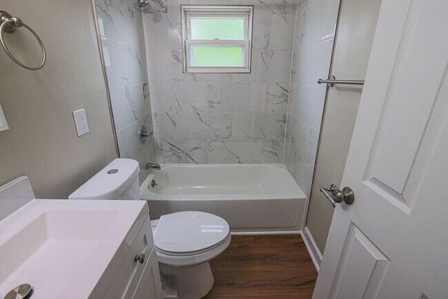 Building Photo - 1113 N Marlyn Ave