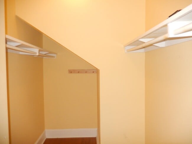 Building Photo - 3065 Morningside Dr