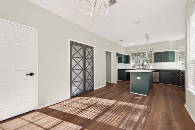 Building Photo - 16410 Fondren Grove Dr