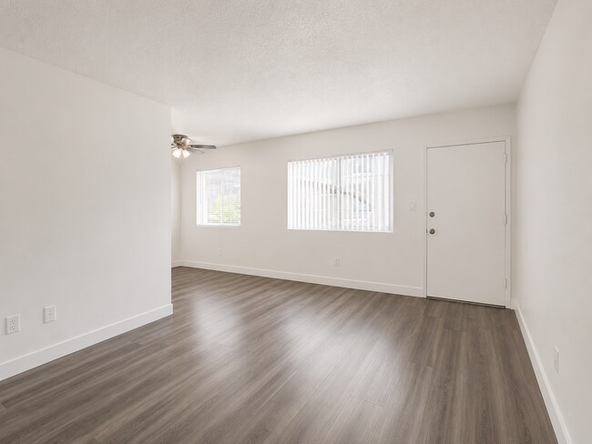 Interior Photo - 14800 Chadron Ave