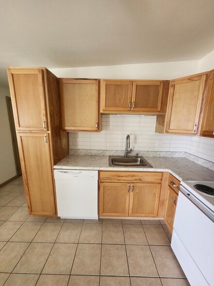 Building Photo - 1617 Stull Dr