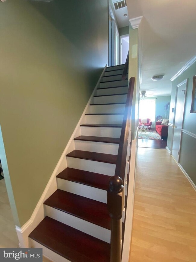 Building Photo - 8207 Stationhouse Ct