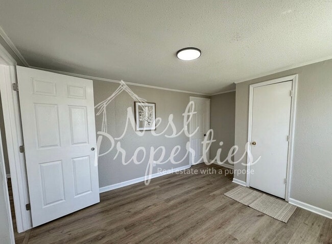 Building Photo - 2515 Douglas Rd