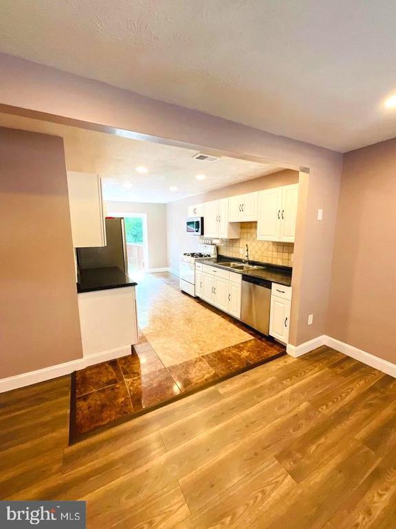 Building Photo - 404 Potomac Hills Dr