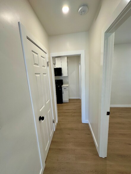 Building Photo - 1443 Linden Ave