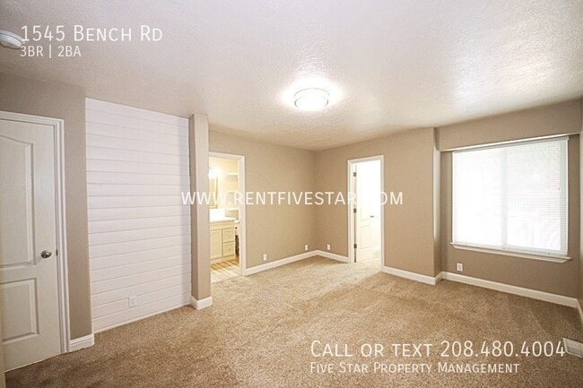 Building Photo - 1545 Bench Rd