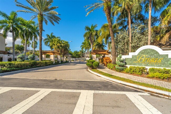 Building Photo - 5670 NW 116th Ave