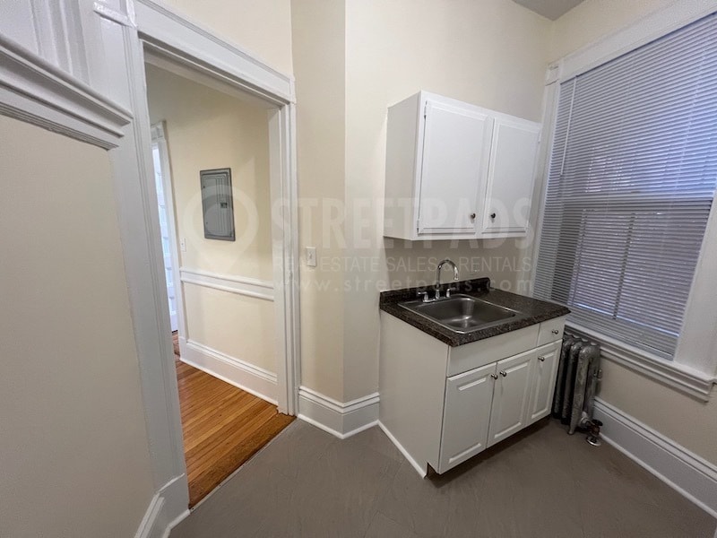 Building Photo - 2 Ware St