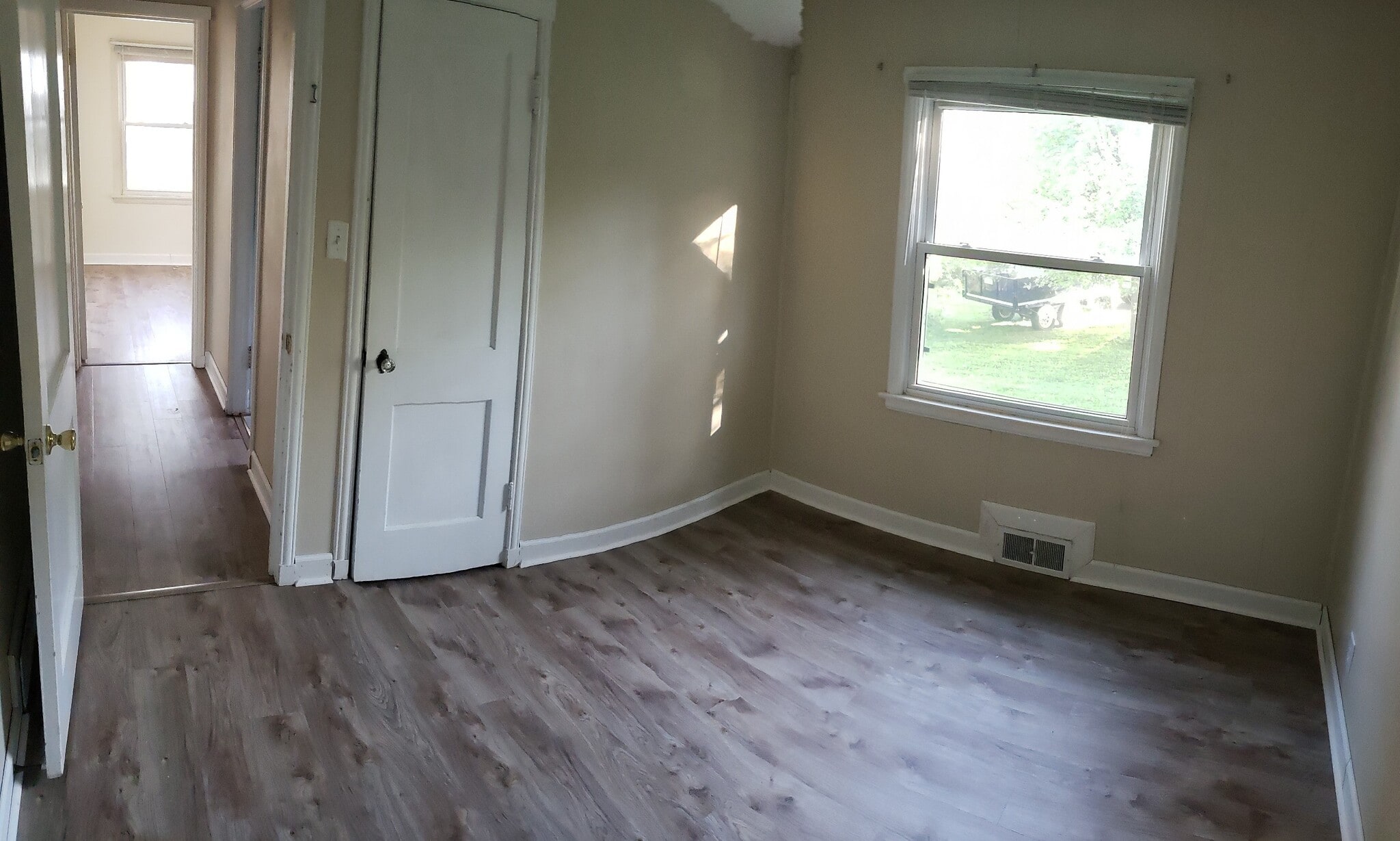 Building Photo - 1315 N 20th Ave E