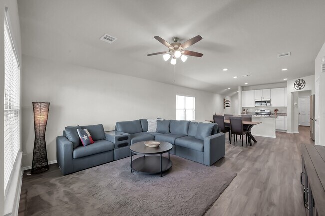 Building Photo - 25248 Pomegranate Pl