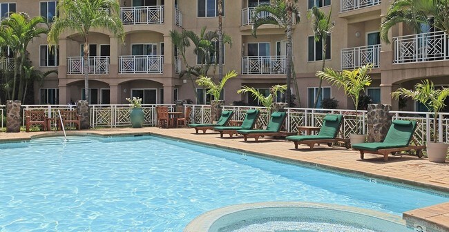 Building Photo - Holiday Kalama Heights