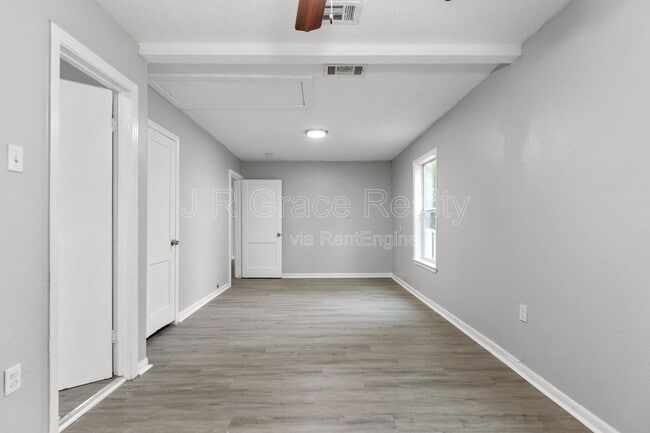 Building Photo - 3905 Hay Ave