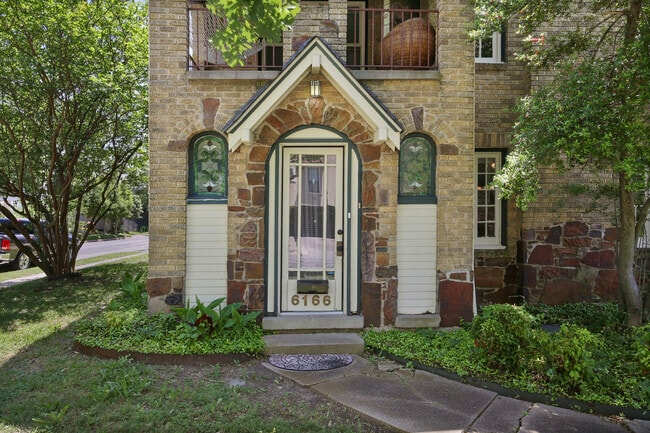 Building Photo - 6166 Oram St