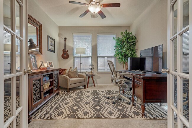 Building Photo - 204 Forest Peak Way