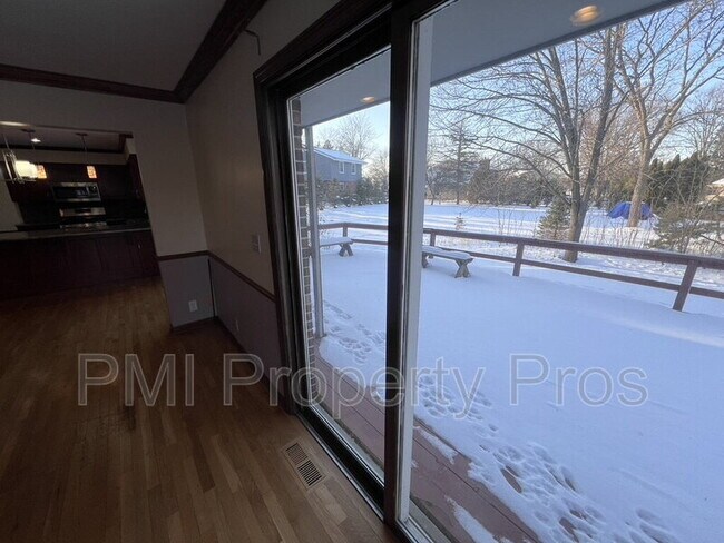 Building Photo - 3204 Chateau Ct