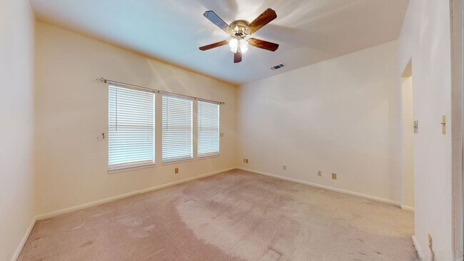 Building Photo - 1371 Nightingale