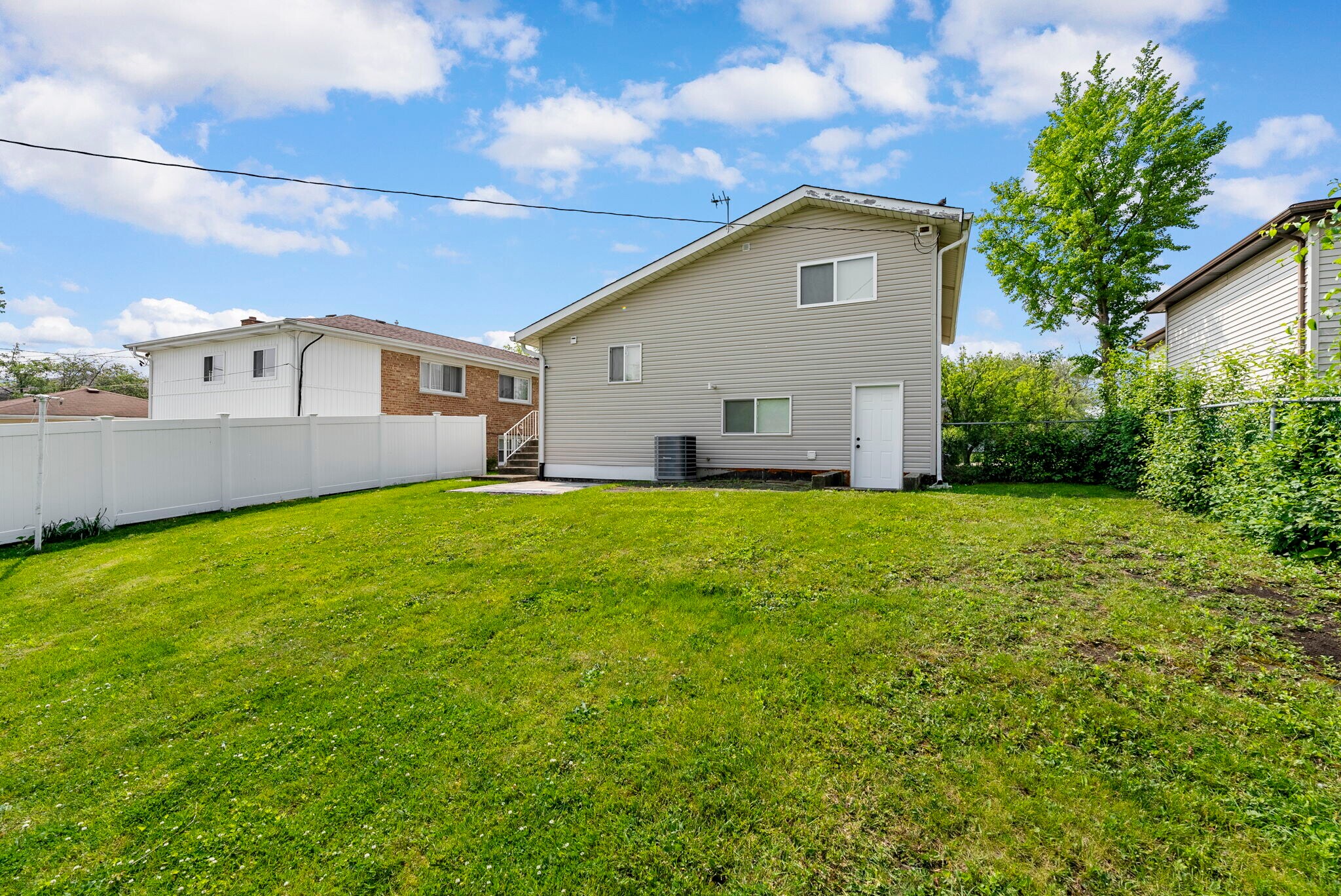 Building Photo - 660 56th Pl