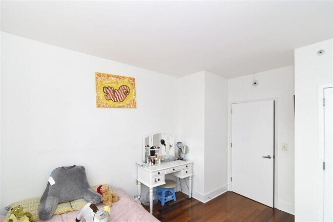 Building Photo - 88 Morgan St