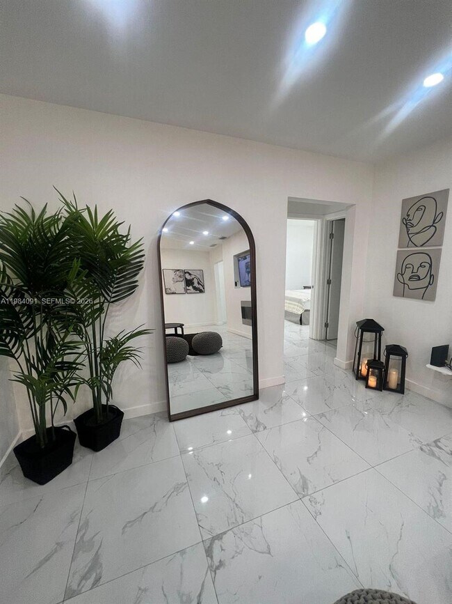 Building Photo - 1220 NW 37th Ave