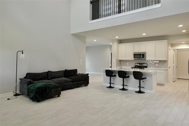 Building Photo - 3207 Tilley Dr