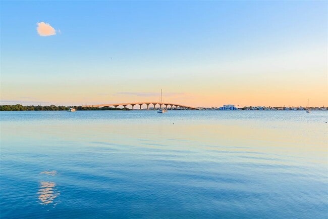 Building Photo - 6357 Bahia Del Mar Blvd S