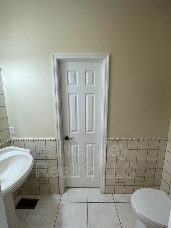 Building Photo - 415 Ashbury Cir