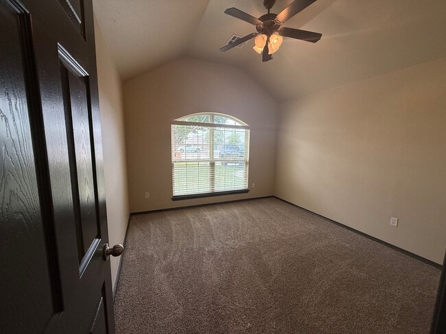 Building Photo - 19132 Cottonwood Ct